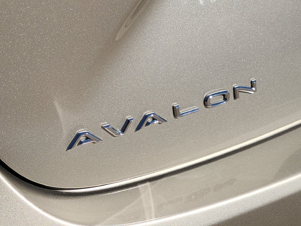 Used 2016 Toyota Avalon XLE Premium FWD image 9
