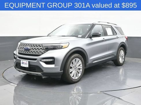 Used 2022 Ford Explorer Limited w/ Equipment Group 301A AWD/4WD image 3
