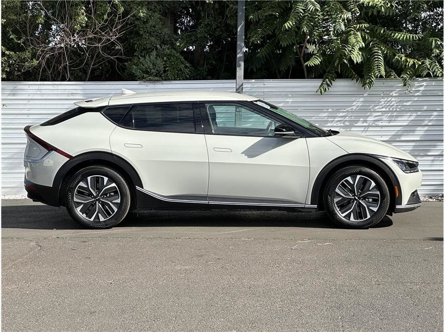 Used 2024 Kia EV6 Light AWD/4WD image 9