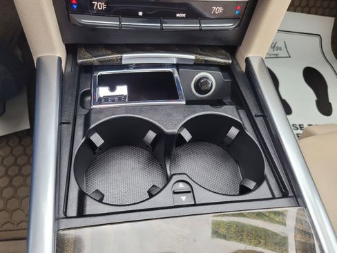 Used 2016 Mercedes-Benz E 350 4MATIC Sedan image 39