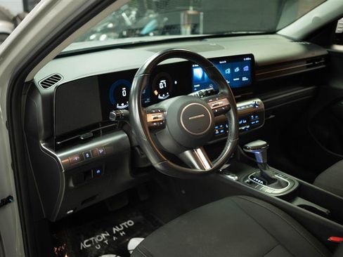 Used 2025 Hyundai Kona SEL FWD image 9
