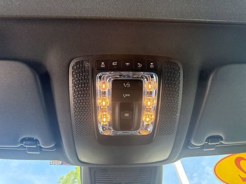 Used 2022 Mercedes-Benz GLE 350 4MATIC w/ 3rd Row Seat Package image 33