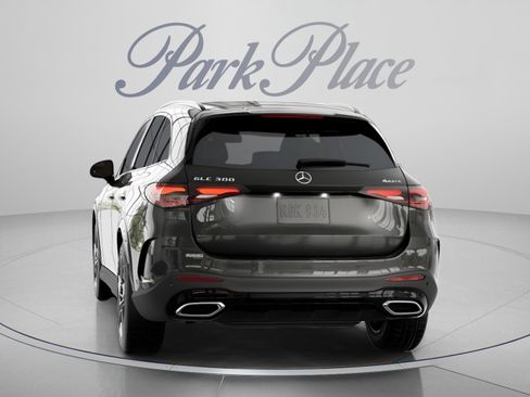 Used 2026 Mercedes-Benz GLC 300 4MATIC image 17