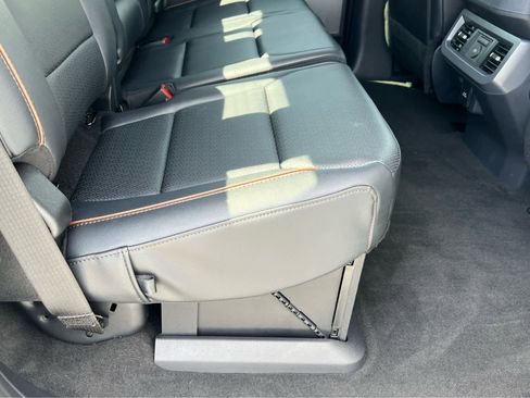 New 2026 Ford F250 Lariat w/ Black Appearance Package image 21