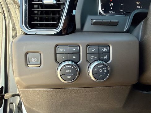 Used 2025 GMC Sierra 1500 Denali w/ Denali Reserve Package AWD/4WD image 28