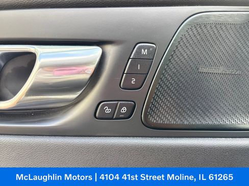 Used 2022 Volvo XC60 B5 Inscription w/ Climate Package image 12