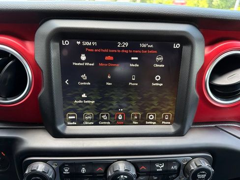 Used 2022 Jeep Wrangler Unlimited Rubicon w/ Dual Top Group AWD/4WD image 75