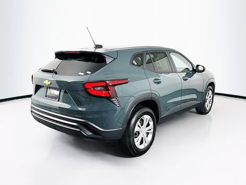 Used 2025 Chevrolet Trax LS image 9