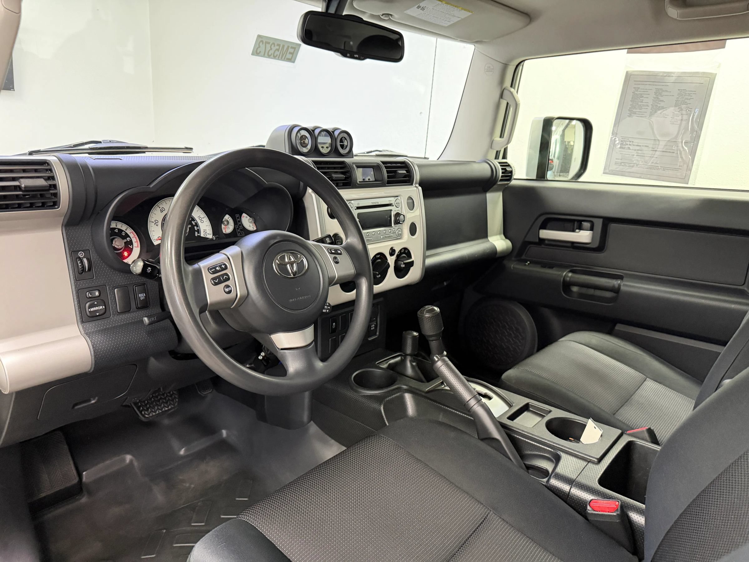 Used 2013 Toyota FJ Cruiser 4WD w/ Convenience Pkg image 15