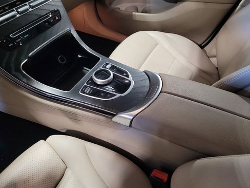 Used 2019 Mercedes-Benz GLC 300 image 26