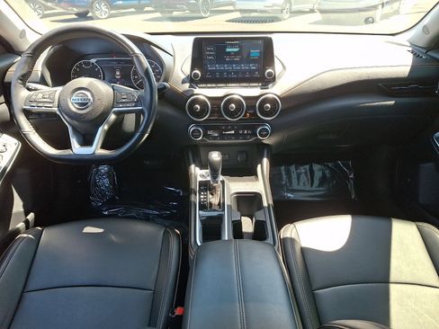 Used 2022 Nissan Sentra SR w/ SR Premium Package FWD image 11