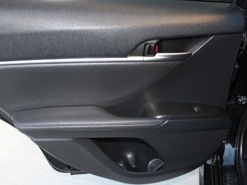 Used 2023 Toyota Camry XLE image 14