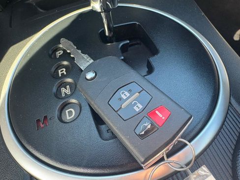 Used 2007 MAZDA MX-5 Miata Sport RWD image 36