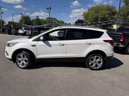 Used 2019 Ford Escape Titanium AWD/4WD image 4
