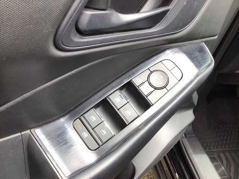 Used 2024 Nissan Rogue S FWD image 14