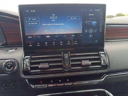 Used 2024 Lincoln Navigator Reserve AWD/4WD image 17