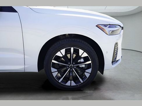 New 2026 Volvo XC60 B5 Plus w/ Protection Package Premier image 23