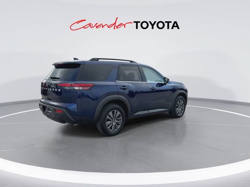 Used 2025 Nissan Pathfinder SV FWD image 8