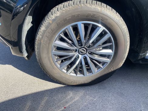 Used 2024 Nissan Armada SL image 2