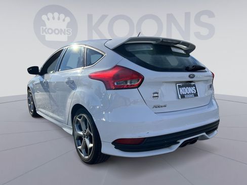 Used 2016 Ford Focus ST image 4