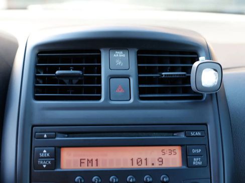 Used 2015 Nissan Versa S Plus image 33