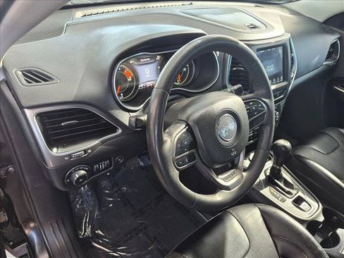 Used 2022 Jeep Cherokee Latitude Lux w/ Mopar Interior Package AWD/4WD image 10