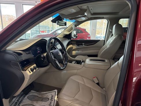 Used 2019 Cadillac Escalade Premium Luxury image 9