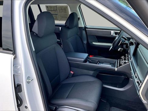 Used 2025 Hyundai Santa Fe SE AWD/4WD image 7