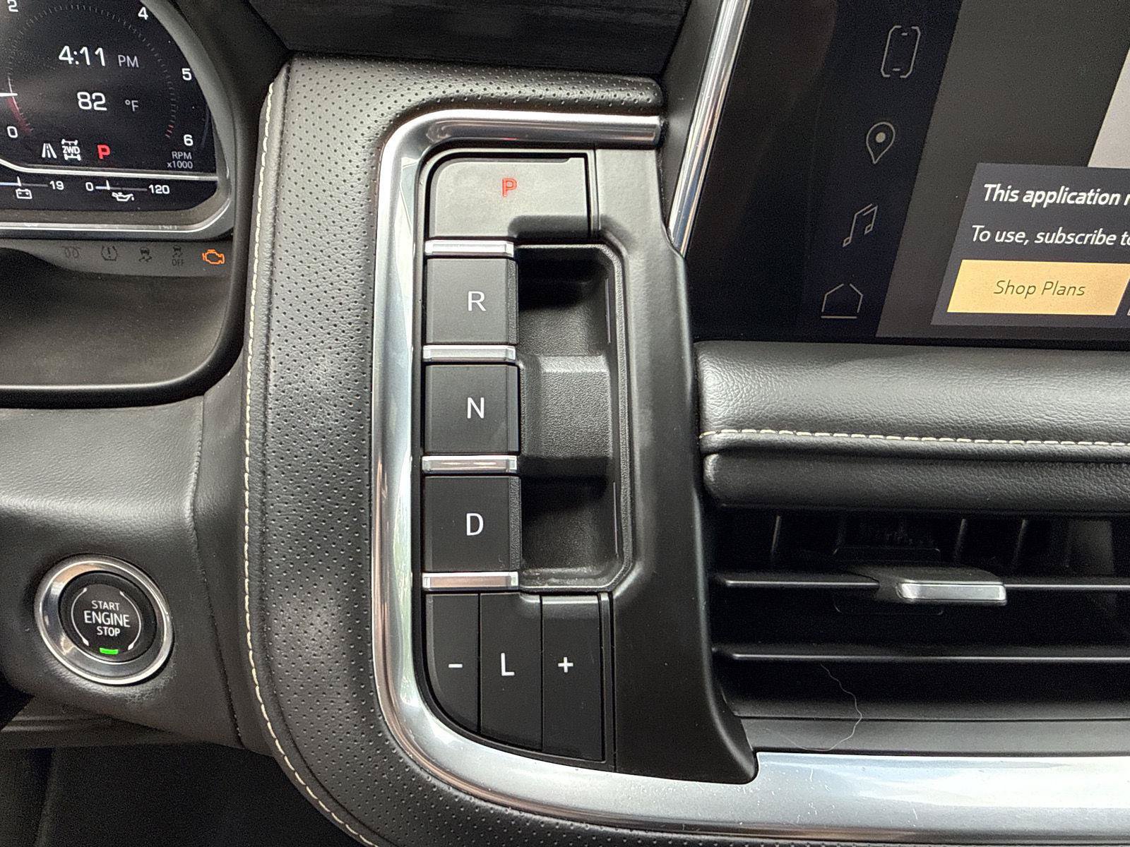 Used 2023 GMC Yukon XL SLT AWD/4WD image 24