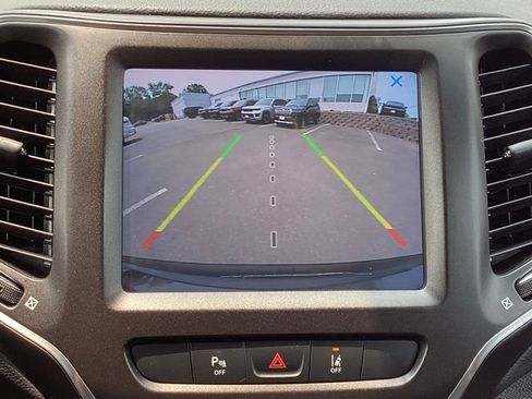 Used 2021 Jeep Cherokee Trailhawk w/ Premium Leather Package image 24