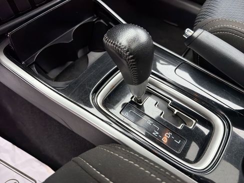 Used 2018 Mitsubishi Outlander LE FWD image 33