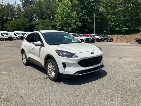 Used 2020 Ford Escape SE AWD/4WD image 3