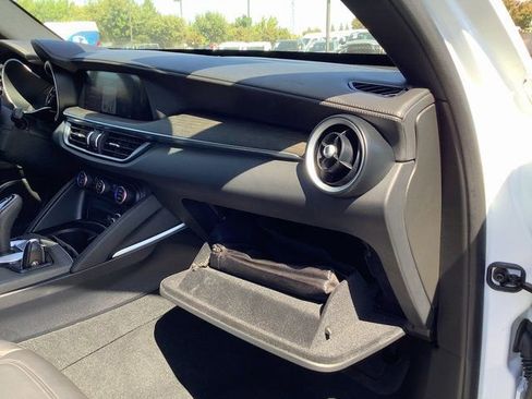 Used 2022 Alfa Romeo Stelvio Ti image 40
