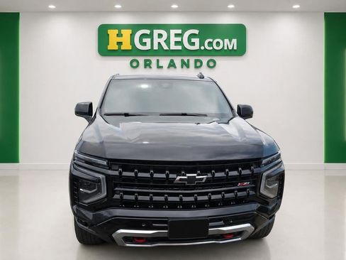 Used 2025 Chevrolet Suburban Z71 AWD/4WD image 7