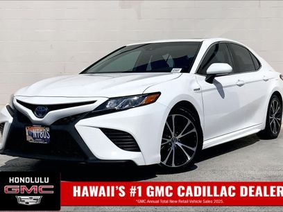 Used 2020 Toyota Camry SE w/ Sunroof Package