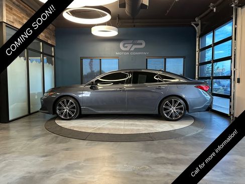 Used 2019 Toyota Avalon Touring w/ Advanced Safety Package FWD image 6