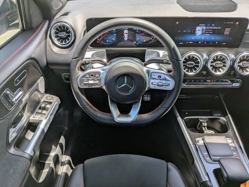 Used 2023 Mercedes-Benz GLB 250 image 16