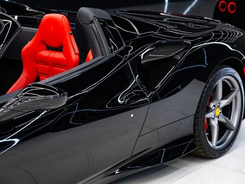 Used 2023 Ferrari F8 Tributo RWD image 20