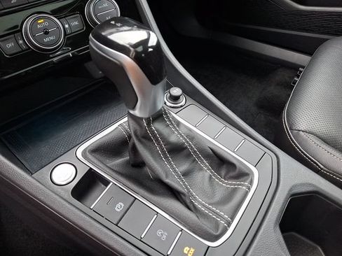 Certified 2022 Volkswagen Jetta SEL FWD image 22