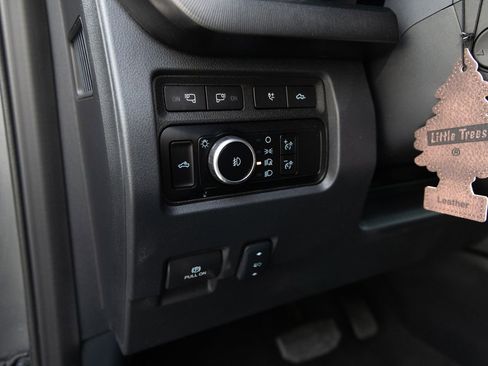 Used 2024 Ford F350 Platinum w/ FX4 Off-Road Package image 17