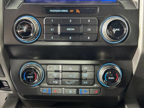 Used 2020 Ford F150 Raptor w/ Equipment Group 802A Luxury AWD/4WD image 23