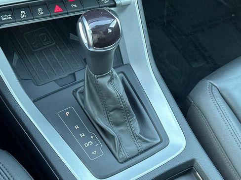 Used 2024 Audi Q3 2.0T Premium image 19