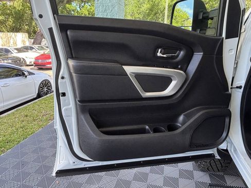 Used 2016 Nissan Titan PRO-4X AWD/4WD image 14