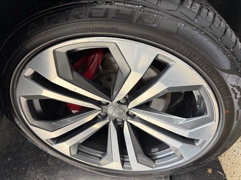 Used 2019 Audi Q8 Premium Plus image 30