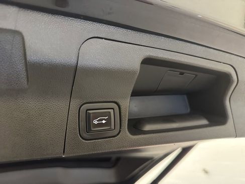 Used 2022 GMC Acadia AT4 w/ Preferred Package AWD/4WD image 10
