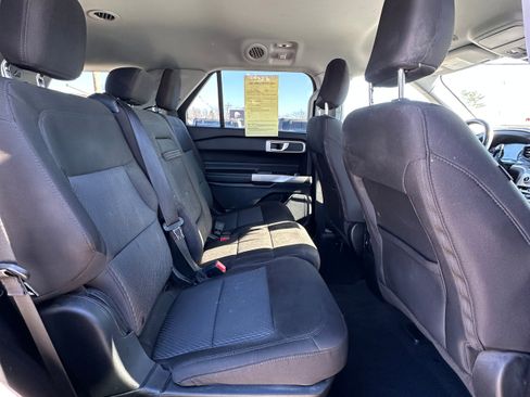 Used 2022 Ford Explorer XLT w/ Class IV Trailer Tow Package AWD/4WD image 18