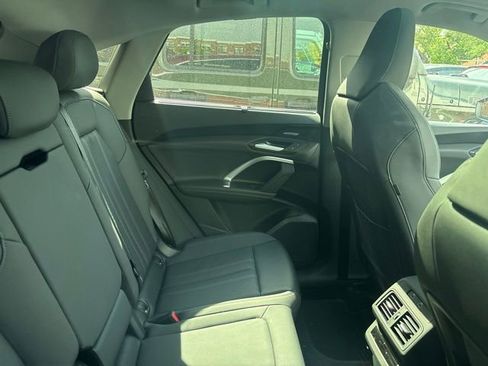Certified 2025 Audi Q5 Premium Plus w/ Premium Plus AWD/4WD image 9