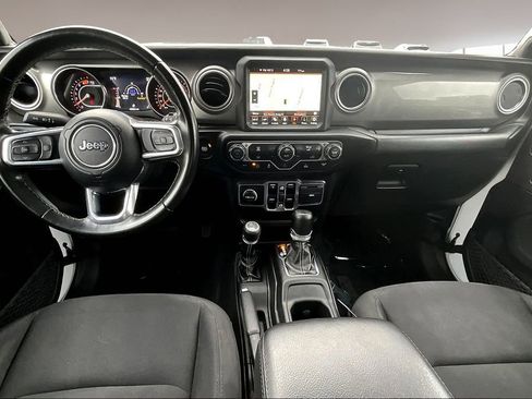 Used 2022 Jeep Wrangler Unlimited Sahara image 8