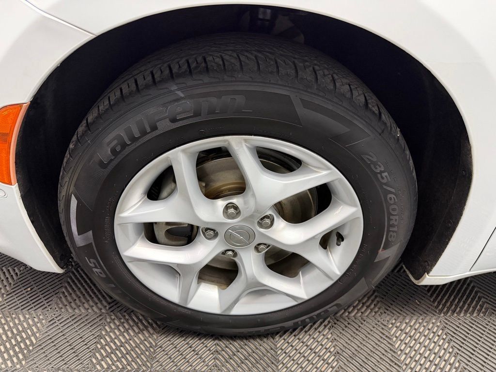 Used 2018 Chrysler Pacifica Touring-L Plus w/ Advanced Safetytec Group FWD image 21