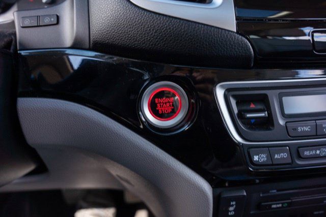 Used 2017 Honda Pilot Touring image 18